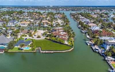 Your Dream Boating Lifestyle Starts With the Right Waterfront Home